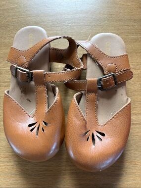 Old navy Kids Brown Leather T-Strap Sandals